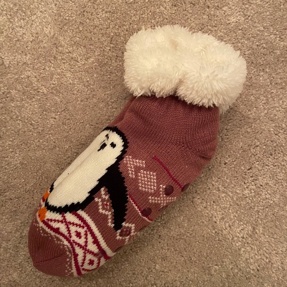 🐧 NWT Fuzzy Penguin Slipper Socks - Picture 4 of 4